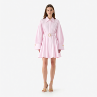 Nouvelle Robe Mini Plissée Rose Pâle à Col Chemise, Manches Longues Bouffantes, Ceinture et Boutons sur les Poignets, Coupe Évasée, Personnalisable, Vente en Gros pour Femmes