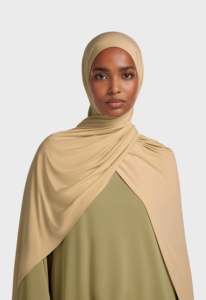 <span class=keywords><strong>Hijab</strong></span> en jersey liquide de haute qualité, doux, en soie glacée, <span class=keywords><strong>style</strong></span> néerlandais populaire - Product Image 4