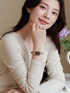 Nuevo Modelo de Reloj para Mujer - Tienda en Línea Exclusiva con un Reloj Cuadrado Pequeño Resistente al Agua, Ideal para Estudiantes - Product Image 3