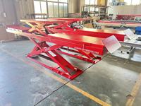 Ascenseur hydraulique de voiture de ciseaux de 4000kg avec la plate-forme de double couche de dans le sol de certification de la CE pour l'alignement de roue