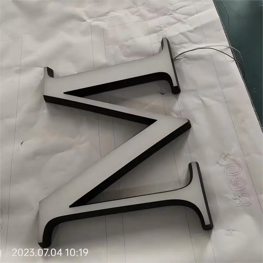 Şirket için konik kenar ile ücretsiz tasarlanmış akrilik 3D yüz yaktı mektup işareti
