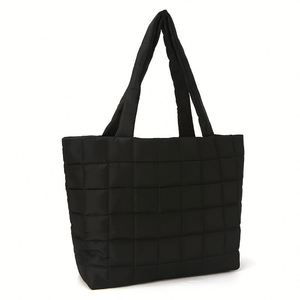 Sac à main matelassé grand format pour femme, couleur unie, sac fourre-tout matelassé, motif géométrique, fermeture à bouton, polyester, personnalisable - Product Image 3