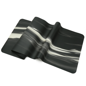 เสื่อโยคะยาง PU วีแกนแบบ Color Block หนา 4.5 มม. กันลื่น พร้อมออกแบบโลโก้ตามสั่ง พร้อมกระเป๋าและสายสะพายเข้าชุด มีหลายสีให้เลือก - Product Image 6