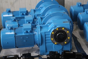 Réducteur à engrenage hélicoïdal K37 K57 K67 - Product Image 3
