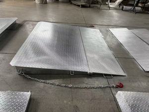 Rampe de conteneur en acier galvanisé 6,5 tonnes avec bordure de sécurité pour entrepôt et cour de camions - Product Image 2