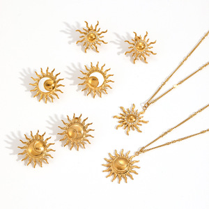 Conjunto de Joyería Sol de Acero Inoxidable para Mujer: Collar, Pendientes y Pulsera con Diseño de Sol para Fiesta - Product Image 3