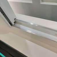 Fenêtre coulissante horizontale moderne en PVC/UPVC à double vitrage coupe-vent pour cuisine extérieure et salon