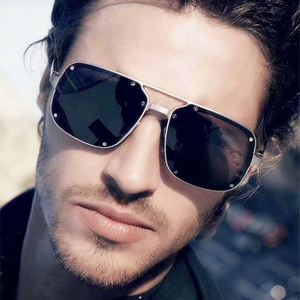 Gafas de Sol de Piloto con Logotipo Personalizado, Estilo Vintage, Remaches, Doble Puente, Protección UV400, Montura Metálica Cuadrada para Hombre - Product Image 1