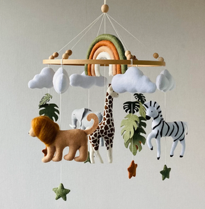 Móvil de Cuna Safari con Arcoíris, León, Jirafa, Cebra y Elefante Realistas de Fieltro, Móvil de Techo para Cuna - Product Image 2