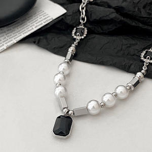 Collar de hip-hop, collar de cuentas de cristal negro de acero titanio fresco, cadena de suéter de nicho de lujo ligero para hombres y mujeres - Product Image 4