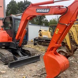 Doosan Agrícola Coreano Bueno para Reparación de Carreteras Rurales, Adecuado para Operación en Zonas Estrechas, 6 Toneladas, 1, 2, 1, 2, 1, 2, 1, 2 - Product Image 3