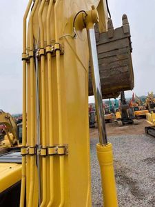 Pelleteuse sur chenilles Komatsu à prix Offres Spéciales PC350 Pelleteuse Komatsu à faibles heures de travail - Product Image 3