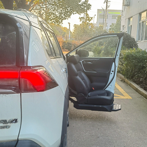 Asiento Giratorio Eléctrico Elevador y Ajustable para Coche, Facilita el Acceso al Vehículo para Ocupantes de Silla de Ruedas, Capacidad de 150 kg - Product Image 3