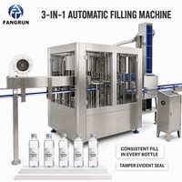 Machine de rinçage, remplissage et bouchage automatique d'eau potable pure en bouteilles PET et en verre, prix usine