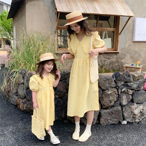 Dernière robe assortie à carreaux décontractée printemps été personnalisée pour maman et fille vêtements élégants à col de poupée à manches courtes - Product Image 3