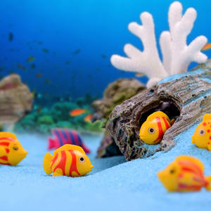 Figurines d'animaux de dessin animé miniature petit poisson bricolage Mini ornements en plastique pour <span class=keywords><strong>la</strong></span> décoration de poisson paysage aquatique - Product Image 3