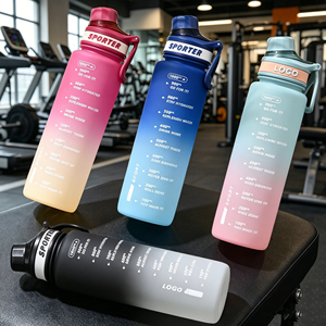 Bouteille d'eau sport en PC dégradé givré avec couvercle rabattable en PP et boucle de transport, anti-fuite, portable, pour extérieur et gym, avec logo personnalisé - Product Image 1