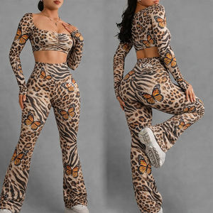 ชุดออกกำลังกายโยคะ 2 ชิ้น คุณภาพสูง แบบสั่งทำพิเศษ เสื้อครอปเอวสูงทรงบานพิมพ์ลาย พร้อมเลกกิ้ง สำหรับผู้หญิง เหมาะสำหรับฟิตเนสและออกกำลังกายทั่วไป - Product Image 1