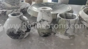 Vaso di fiori in pietra di marmo travertino beige per la decorazione della casa