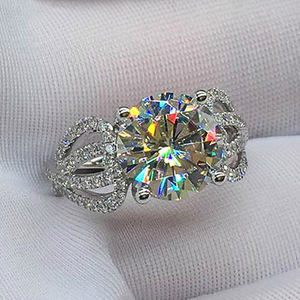 F1139 Anello da Donna in Oro Bianco con Diamante Taglio Brillante Rotondo Colore G Naturale Anello di Fidanzamento con Diamanti Laterali - Product Image 3