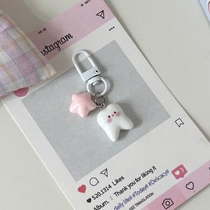 Llavero de resina con dientes rosados, divertido llavero 3D de diente blanco, colgantes de estrella rosa, regalos para clínica dental y dentistas - Product Image 6