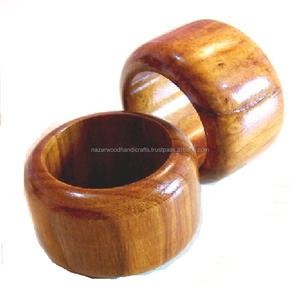Rond de serviette en bois sculpté exclusif Best Crafts Article stocké - Product Image 1