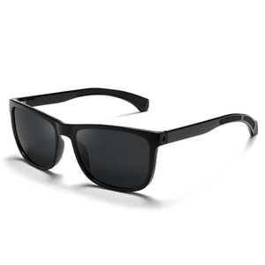 Gafas de Sol Polarizadas Grey Jack con Marco Negro de PC, Lentes TAC con Protección UV400, Unisex, para Ciclismo, Conducción, Pesca y Actividades al Aire Libre - Product Image 4