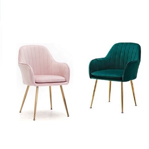<span class=keywords><strong>Sedia</strong></span> da Pranzo Nordica con Gambe in Metallo Dorato, Poltroncina in Velluto <span class=keywords><strong>Rosa</strong></span> Trapuntato per Sala da Pranzo - Product Image 1