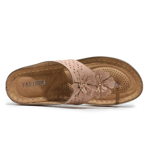 Tendencias de moda de verano: sandalias de mujer con punta abierta, versátiles, con diseño de tiras y una falda resistente. - Product Image 5