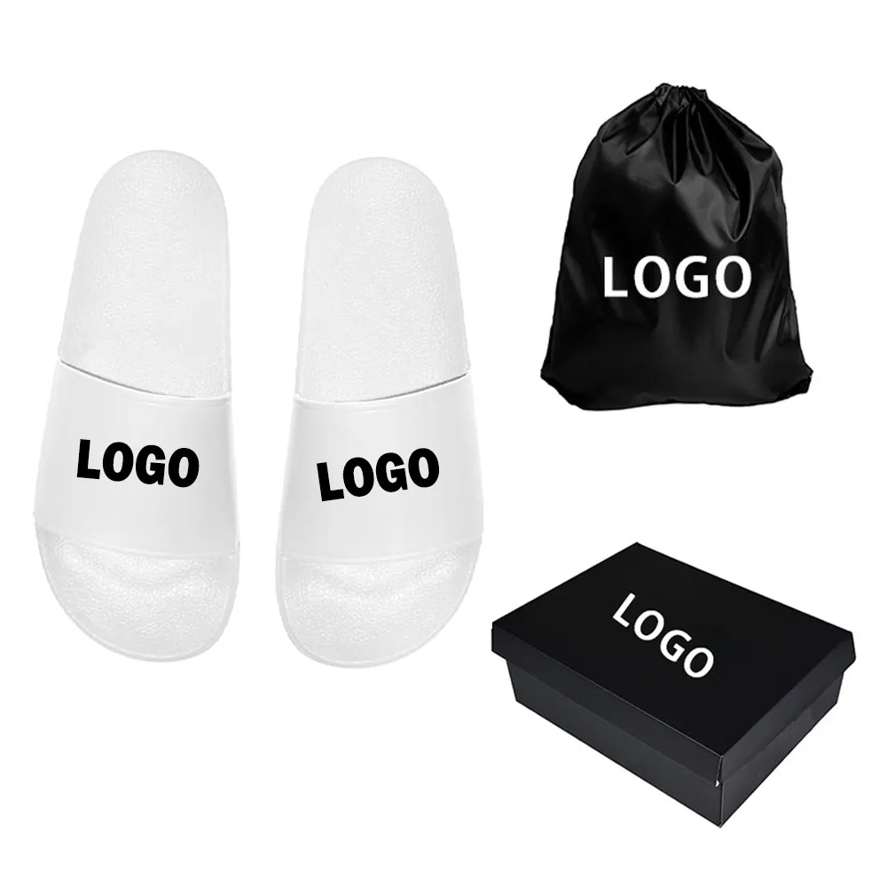 Vente en gros de pantoufles d'été en PVC avec logo personnalisé Sandales unisexes pour la maison avec logo imprimé Chaussons de plage avec logo imprimé pour hommes et femmes