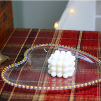 Assiettes de présentation romantiques en plastique pour mariage, en forme de cœur, avec bord doré et perles, pour fêtes, banquets, réceptions, commande personnalisée
