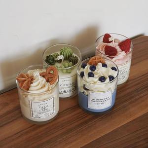 <span class=keywords><strong>Candele</strong></span> <span class=keywords><strong>a</strong></span> <span class=keywords><strong>Forma</strong></span> <span class=keywords><strong>di</strong></span> Cibo all'Ingrosso: Fragola, Mirtillo, Biscotto, Crema, <span class=keywords><strong>Torta</strong></span> - <span class=keywords><strong>Candele</strong></span> <span class=keywords><strong>a</strong></span> Tema Dessert e Bevande per Natale e Festività - Product Image 1