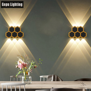 Lampe murale extérieure étanche Gepu Lighting, hexagonale, LED, éclairage haut et bas, balcon, jardin - Product Image 3