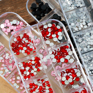 Decoraciones de Uñas al por Mayor, 12 Rejillas, Piedras Redondas Planas, Mezcla de Piedras de Cristal Rojas Brillantes para Uñas - Product Image 5