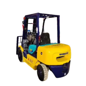Gebruikt <span class=keywords><strong>Komatsu</strong></span> 3 ton heftruck 4WD Japanse oorsprong met <span class=keywords><strong>5T</strong></span> laadvermogen dieselmotor voor landbouw en bouw, goedkope prijs - Product Image 1
