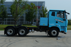 รถบรรทุกแทรกเตอร์ดีเซล ซันนี่ 6x4 รับน้ำหนักได้มากกว่า 50 ตัน เกียร์อัตโนมัติ ยูโร 5 พวงมาลัยซ้าย ใหม่ สำหรับงานขนส่งเหมืองแร่ กำลังเครื่องยนต์มากกว่า 450 แรงม้า - Product Image 1