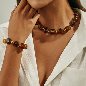Set di <span class=keywords><strong>Collana</strong></span> e Bracciale SongYi in <span class=keywords><strong>Stile</strong></span> <span class=keywords><strong>Etnico</strong></span> Europeo-Americano, Personalizzato, in Resina, Esagerato, con Perline, per Autunno e Inverno - Product Image 2