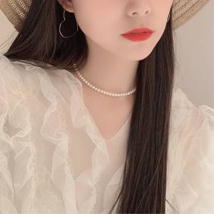 Collier classique style Hepburn en perles naturelles de petite taille plaqué or 14 carats, chaîne de clavicule pour femmes, collier ras du cou au design circulaire - Product Image 2