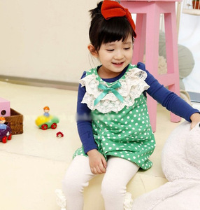 Vêtements pour enfants en gros, style anglais décontracté, robe à pois à manches longues en dentelle pour petites filles, fabriquée en Chine - Product Image 2