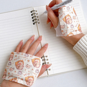 แผ่นให้ความร้อนแบบสวมใส่ได้สำหรับมือ ป้องกันความหนาวเย็น ใช้ได้ทั้งชายและหญิง - Product Image 1