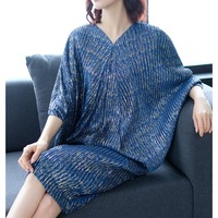 Robe pour femmes grandes tailles, col en V, manches chauve-souris, robe midi plissée, robe décontractée ample enveloppante aux hanches, vêtements pour femmes