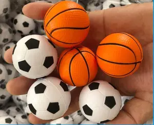 Fabrika özelleştirmek LOGO renk Mini 40mm Pu köpük sepeti futbol stres topu PU köpük anti stres topu promosyon oyuncak