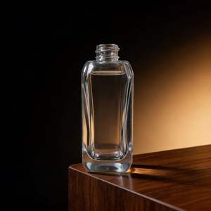 Nuevo Frasco de Perfume Cuadrado con Tapa de Rosca, 45 ml, Vacío, de Lujo, Transparente, con Base Gruesa y Pulverizador - Product Image 6