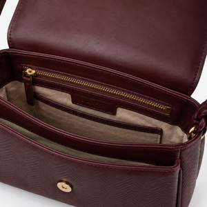 Sac à bandoulière en cuir PU pour femme, bordeaux, texture chevrons, avec rabat et poignée supérieure, sangle tressée, style bandoulière, sac de mode quotidien - Product Image 4