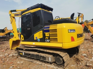 Excavadora Japonesa de Segunda Mano Komatsu PC130 de 13 Toneladas con Diseño de Excavadora Hidráulica sobre Orugas para Maquinaria de Construcción y Minería - Product Image 1