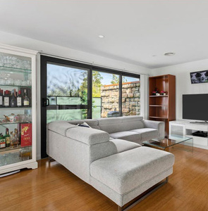 Porte Scorrevoli Panoramiche in Alluminio a <span class=keywords><strong>4</strong></span> Pannelli Standard Australiano Design Moderno con Zanzariera in Fibra di Vetro per Balconi - Product Image 1