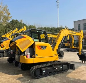 Encuentra una excavadora hidráulica mini nueva similar a Liugong 906F con motor Yanmar, excavadora de cadenas nueva de 6 toneladas para movimiento de tierras. - Product Image 3