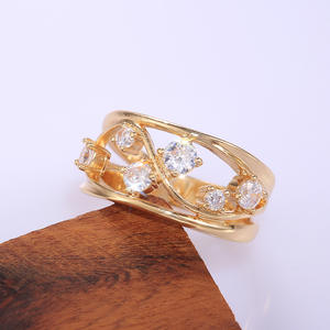 Anello da Donna F288 in Oro Giallo con Diamante Taglio Brillante Rotondo Colore G Naturale Stile Classico per Fidanzamento - Product Image 4