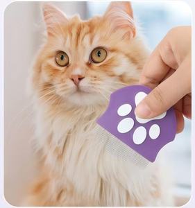 Vente en gros d'usine Kangdarpet Peigne <span class=keywords><strong>de</strong></span> nettoyage des poils <span class=keywords><strong>de</strong></span> <span class=keywords><strong>chat</strong></span> Logo personnalisé Petit peigne <span class=keywords><strong>de</strong></span> toilettage en métal pour animaux <span class=keywords><strong>de</strong></span> compagnie Peigne à poux anti-puces en plastique - Product Image 6