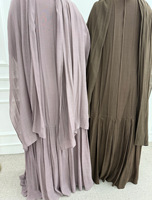 Abaya plissée de grande taille en tissu tencel haute densité assortie aux poignets élastiques avec écharpe
